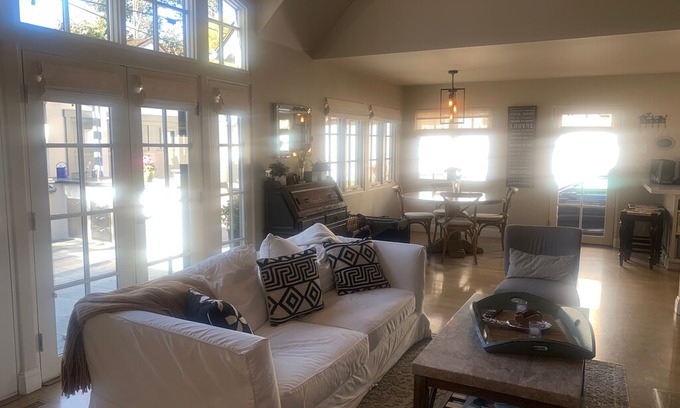 Old Palo Alto House | Custom Palo Alto Home W/ outdoor Kitchen near Stanford