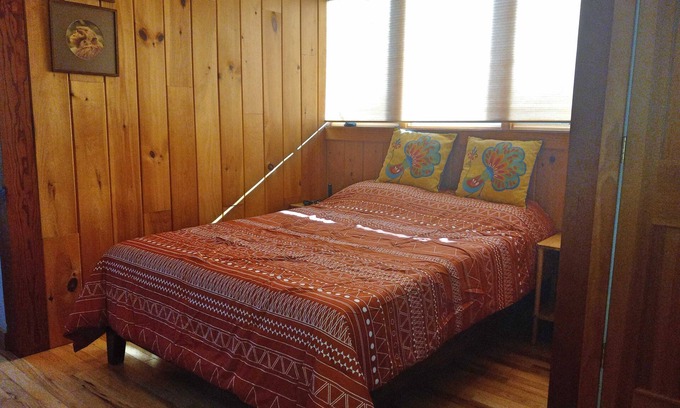 Annapolis Apartment | Custom Studio Efficiency apartment with AC easy accces to Annapolis and USNA.