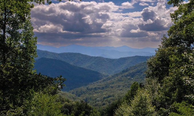 Bryson City Cabin | Customer Appreciation Year! Get a free night! See Description for details