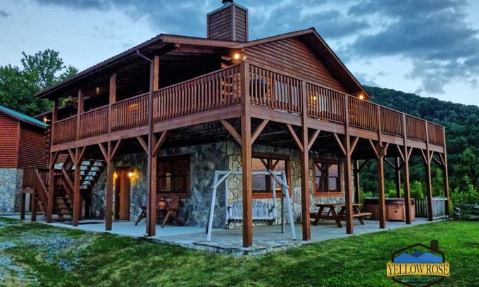 Maggie Valley Cabin | Customer Appreciation Year! See Discount information in Ad