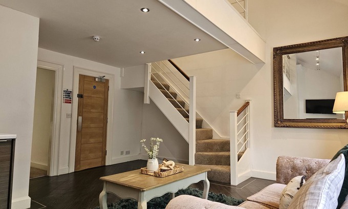 Liverpool City Centre House | Customs house sleeps up to 18 people