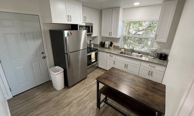 National City Apartment | Cute 2 Bedroom in Nat'l City