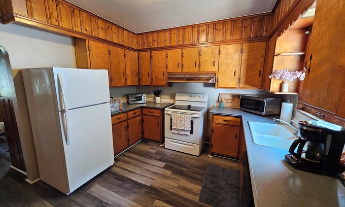 Austintown House | Cute 3 bd Pet Friendly house in Austintown Youngstown