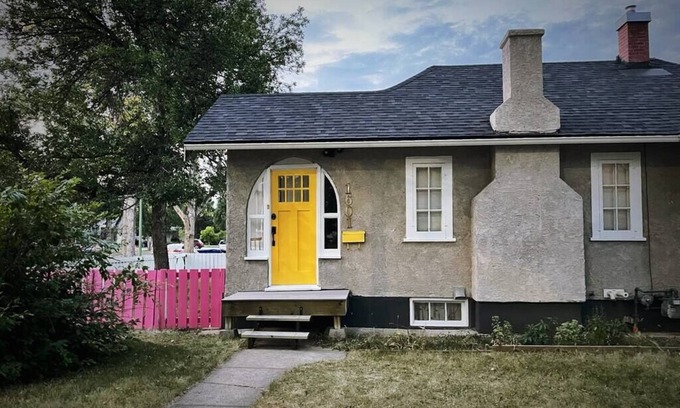 South Lethbridge House | Cute and Cozy Centrally-Located 3 Bedroom Home