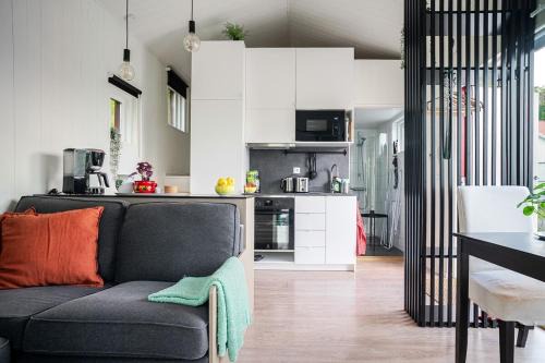 Tyreso Apartment | Cute and Cozy Guesthouse near Water