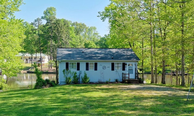 Southmont House | Cute and Cozy High Rock Lake Get-A-Way!