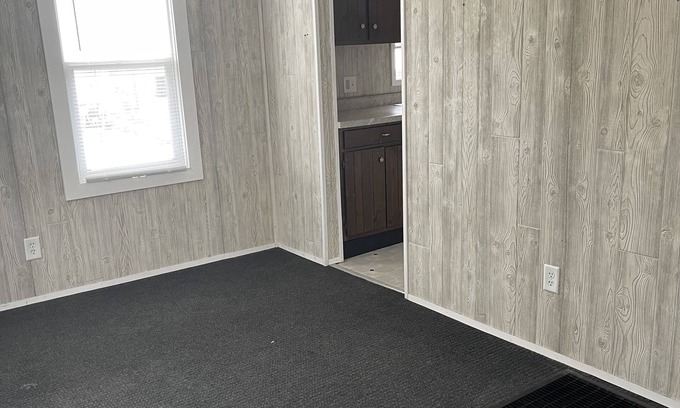 Mason City House | Cute and cozy home in a quiet neighborhood.