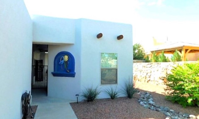 Las Cruces Apartment | Cute and Quaint Detached Studio Casita