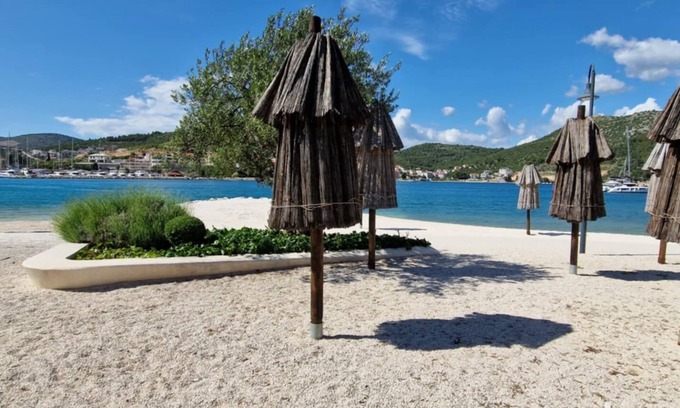 Marina Apartment | Cute apartment in stone house near sea