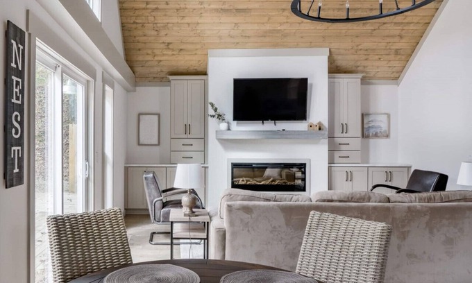 Hendersonville House | Cute Cabin hidden just 30 mins from Nashville