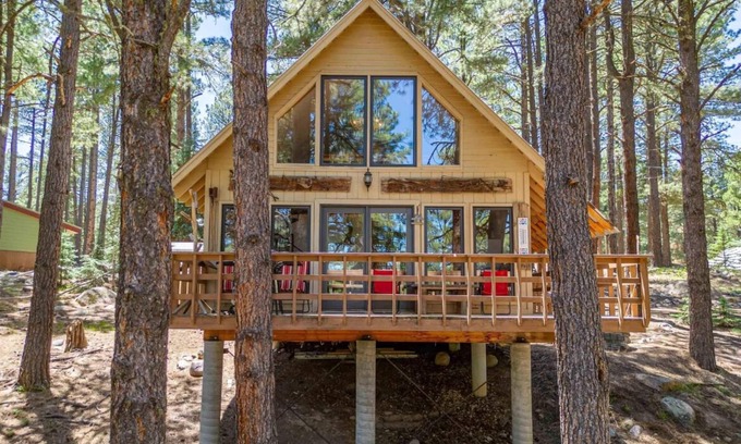 Vallecito House | Cute Cabin in the pines 3 minutes from lake a walk to the river and beautiful drive to Durango