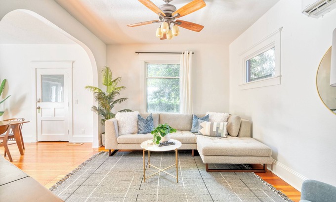 King House | Cute & Comfortable Portland Home with 91 WalkScore