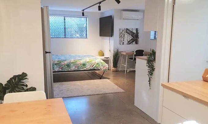 Kelvin Grove Apartment | Cute & Comfy~Close to RBH,QUT,Vic Park,QLD Ballet