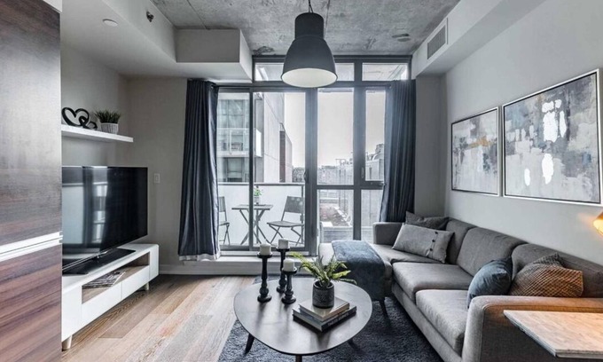Beaconsfield Village Condo | Cute condo in trendy Queen West