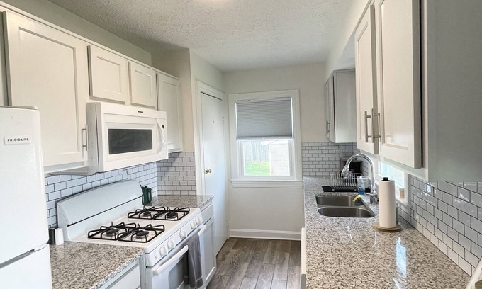 Taylor Berry House | Cute & Convenient house 1 mile from Churchill Downs!