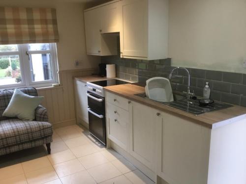Crowthorne Apartment | Cute Cottage 2024 Traveller Award