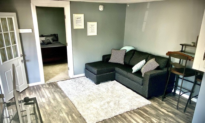 Ellerslie Cottage | Cute Cottage at Mavi Ev