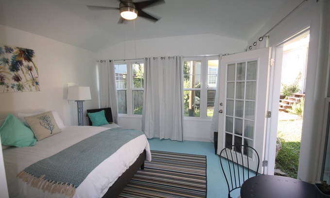 Avondale Apartment | Cute Cottage in Historic District with pool