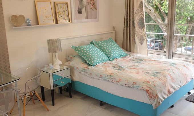 Mount Albert Apartment | Cute, Cozy, Central, Modern little apartment11 with carpark
