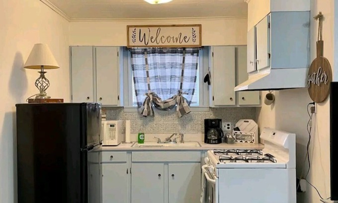 Pineville House | CUTE, COZY, COMFORTABLE, AND SUPER CONVENIENT!