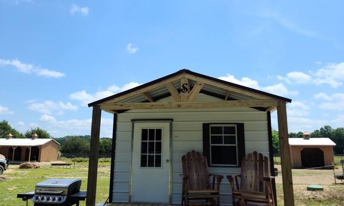 Waynesboro Cabin | Cute & Cozy Country Cabin
