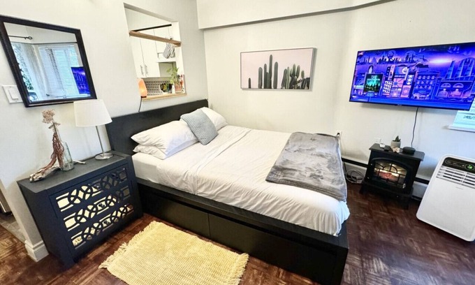 Mount Pleasant Apartment | Cute & Cozy Mount Pleasant Gem near Park!