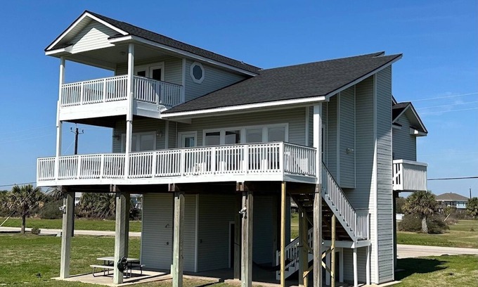 Indian Beach House | Cute cozy vibe beach home located in Indian Beach with amazing views!