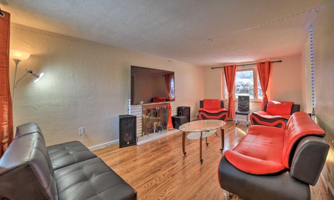 Mount Lebanon House | Cute Home with Patio about 7 Mi to Dtwn Pittsburgh