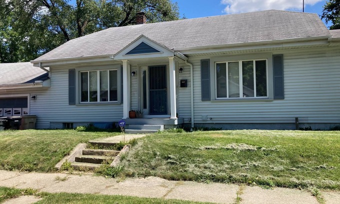 Northeast South Bend House | Cute House close to Notre Dame Stadium!