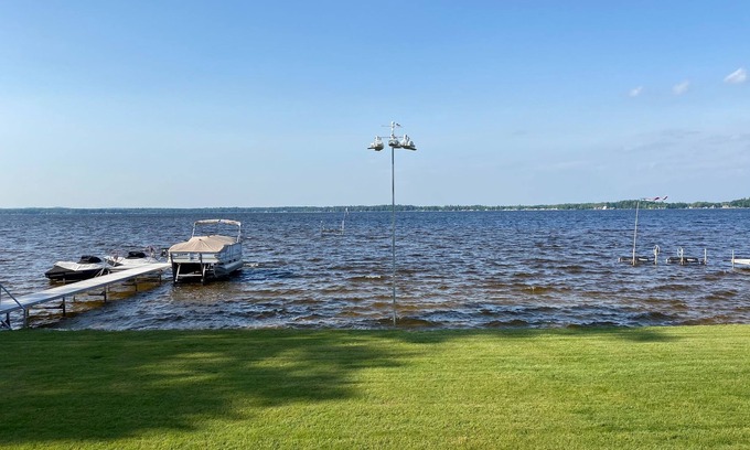 Cadillac Cottage | Cute lakefront cottage on Lake Mitchell in Cadillac, Michigan