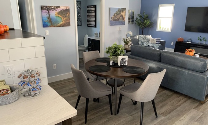 Caro House | Cute little bungalow on M-81