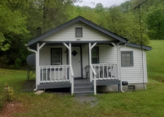 Topton Apartment | Cute Little Cabin (Near the Nantahala River)