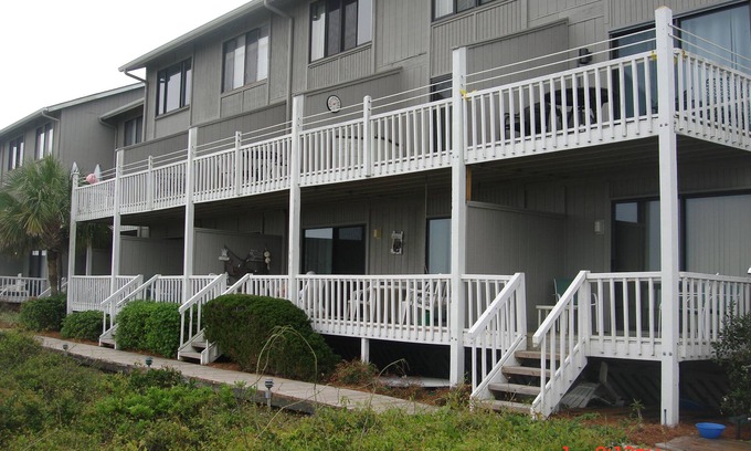 Saint Helena Island Condo | Cute Ocean Front Condo. Brand new deck to enjoy the ocean view.