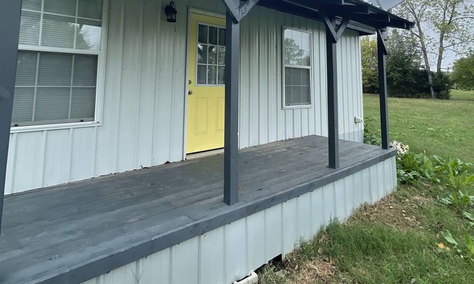 Cooper House | Cute, one-bedroom located 1 block from Charleston Sky wedding venue