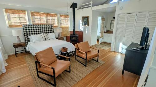 Sonoma House | Cute One Room Bungalow In Sonoma- Includes Wine Tasting Passport