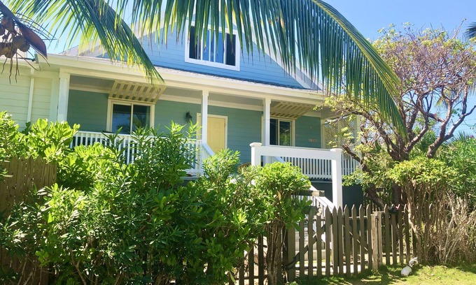 Rainbow Bay House | Cute & Quaint Take Ya Time Cottage