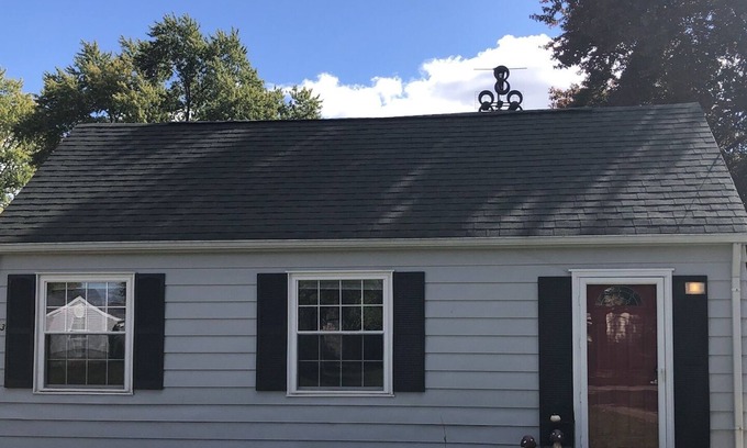 Massillon Cottage | Cute retro stay with vintage kitchen, fenced yard, new king sized bed