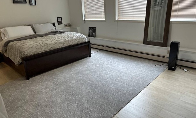 Surrey Bed & Breakfast | Cute semi private suite