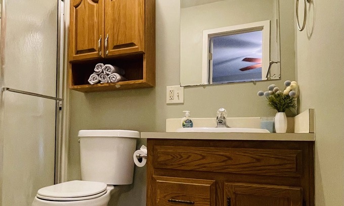 Kearney House | Cute Updated One-Level Living in Quiet Cul de Sac