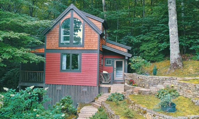 Hamburg Cabin | Cute Well Appointed Cabin, Lake Glenville Access, Close to Cashiers,Pet Friendly