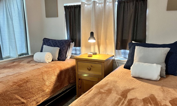 La Grande House | CuteBungalow-PetFriendly!