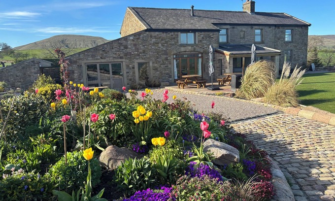 Preston Cottage | CUTHBERT HILL FARM, pet friendly, luxury holiday cottage in Chipping