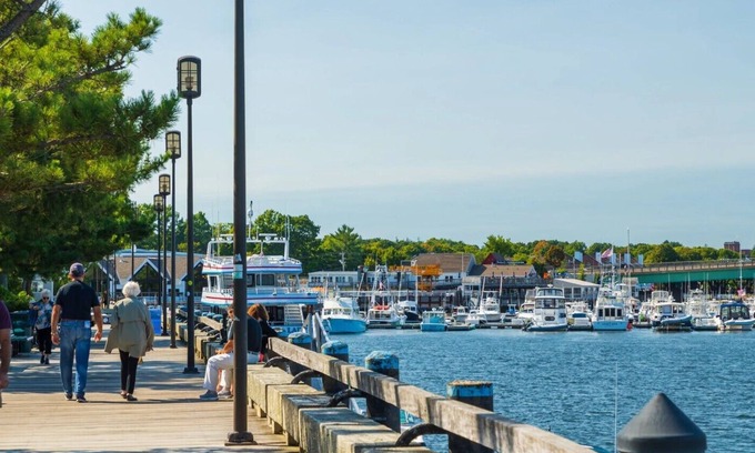 Newburyport Hotel | Cutwater Inn & Suites