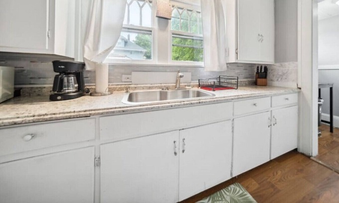Akron House | Cuyahoga Falls Highland Square