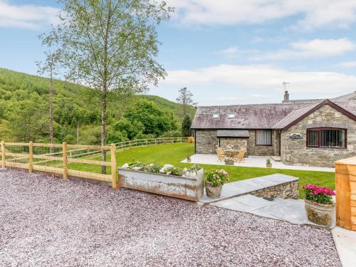 Tregaron House | Cwm Dulas