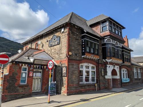Cwmcarn Hotel | Cwmcarn Hotel & Bunkhouse