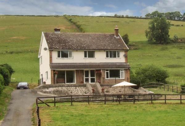 Knighton House | Cwmgilla Farm