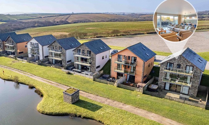 Winnard's Perch House | Cwtch- Retallack - Six Bedroom House, Sleeps 12