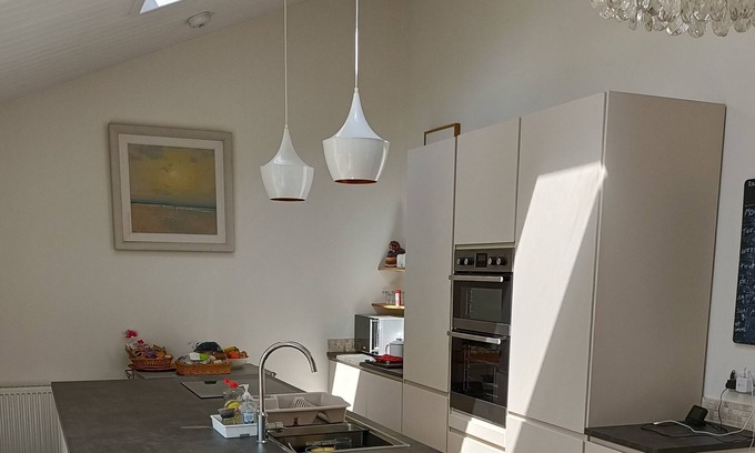 Uppingham House | Cybil's Retreat - 2 bedroom house near town centre with enclosed garden