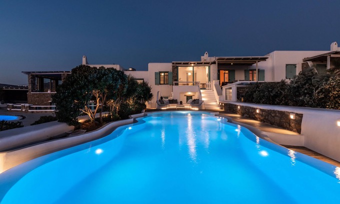 Kalafatis House | Cycladic Luxury and Comfort in Kalo Livadi
